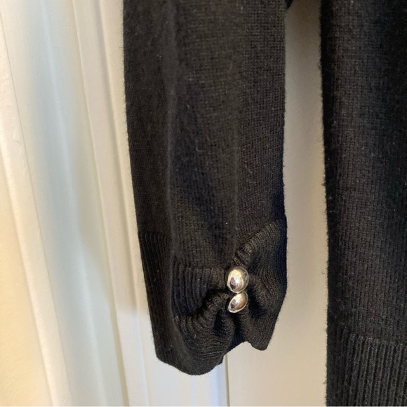 White House Black Market Size Large Black Sweater 3/4 Sleeves Button Detail - Picture 5 of 5